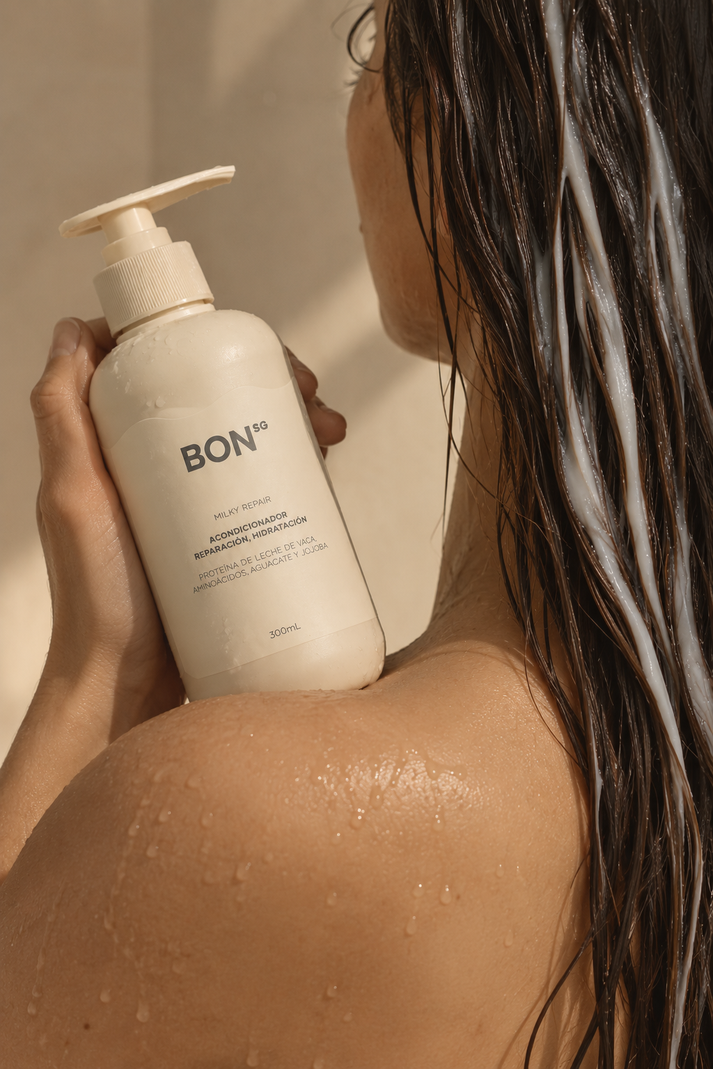 Acondicionador Milky Repair en el pelo